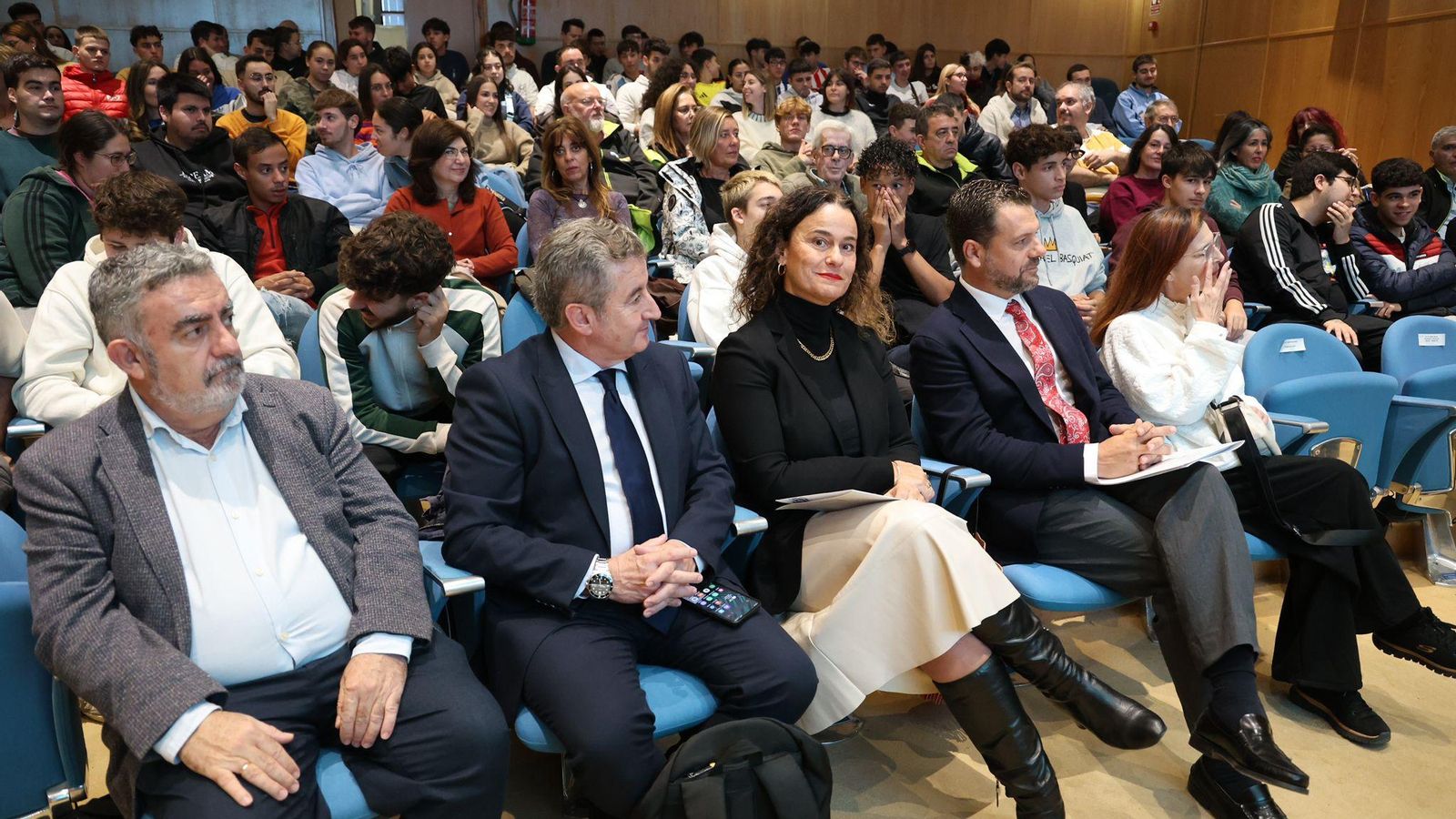 Adela de Mora, Daniel Caldentey y Matilde Valdivia en el acto de inauguración de la Feria del Empleo.