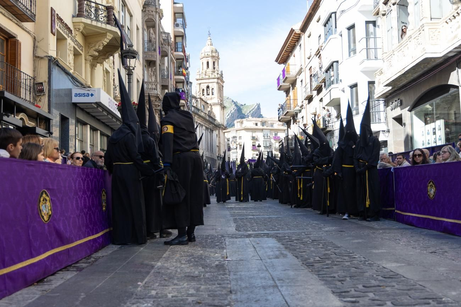 Los jiennenses acuden un año más al encuentro de Nuestro Padre Jesús