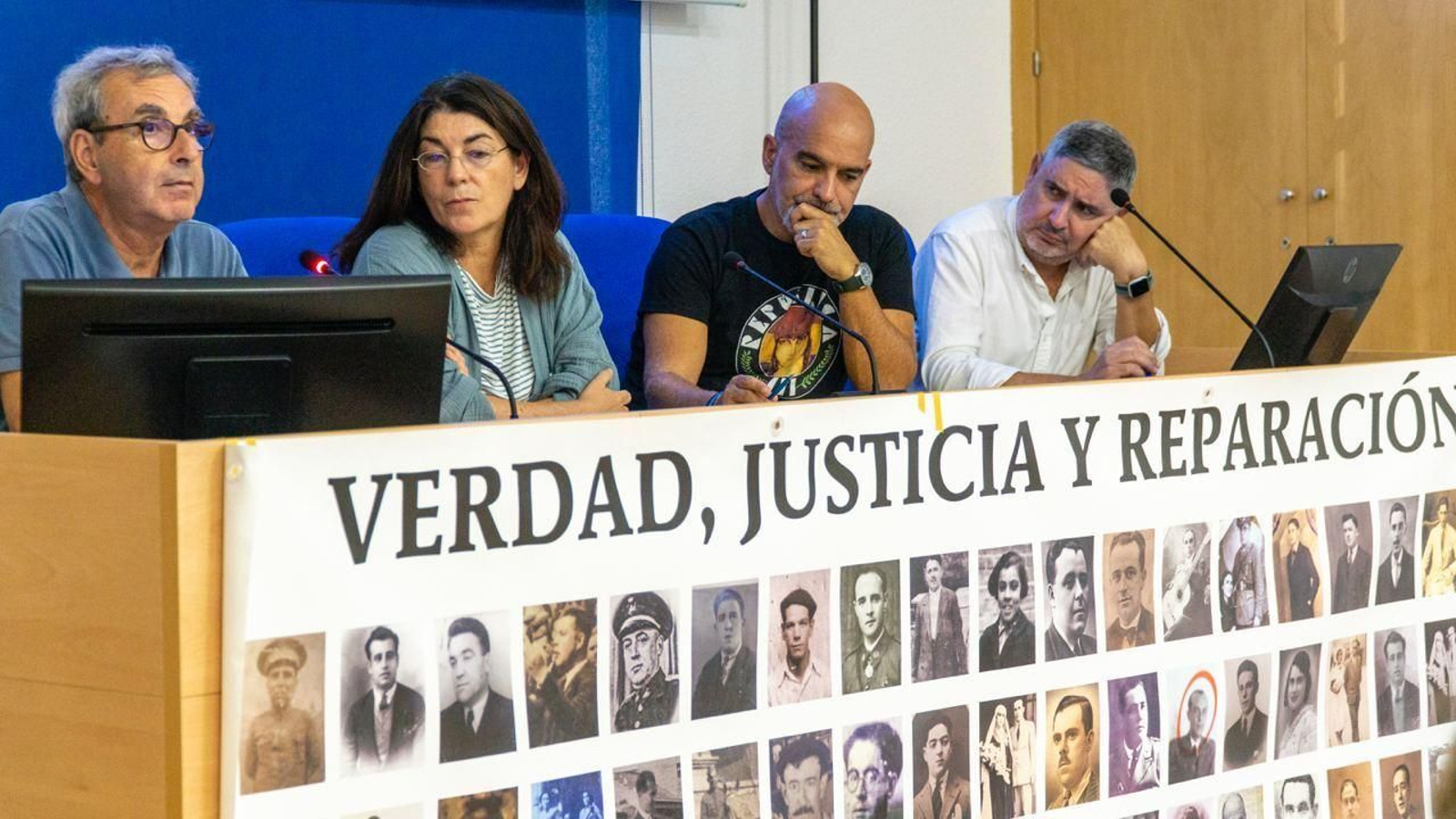 Una imagen de la primera asamblea general de la Asociación para la Recuperación y Divulgación de la Memoria Histórica de Cádiz.
