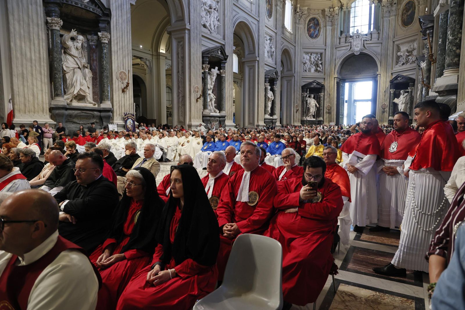Las imágenes del viernes previo a la magna procesión en Roma del Cachorro y la Esperanza de Málaga