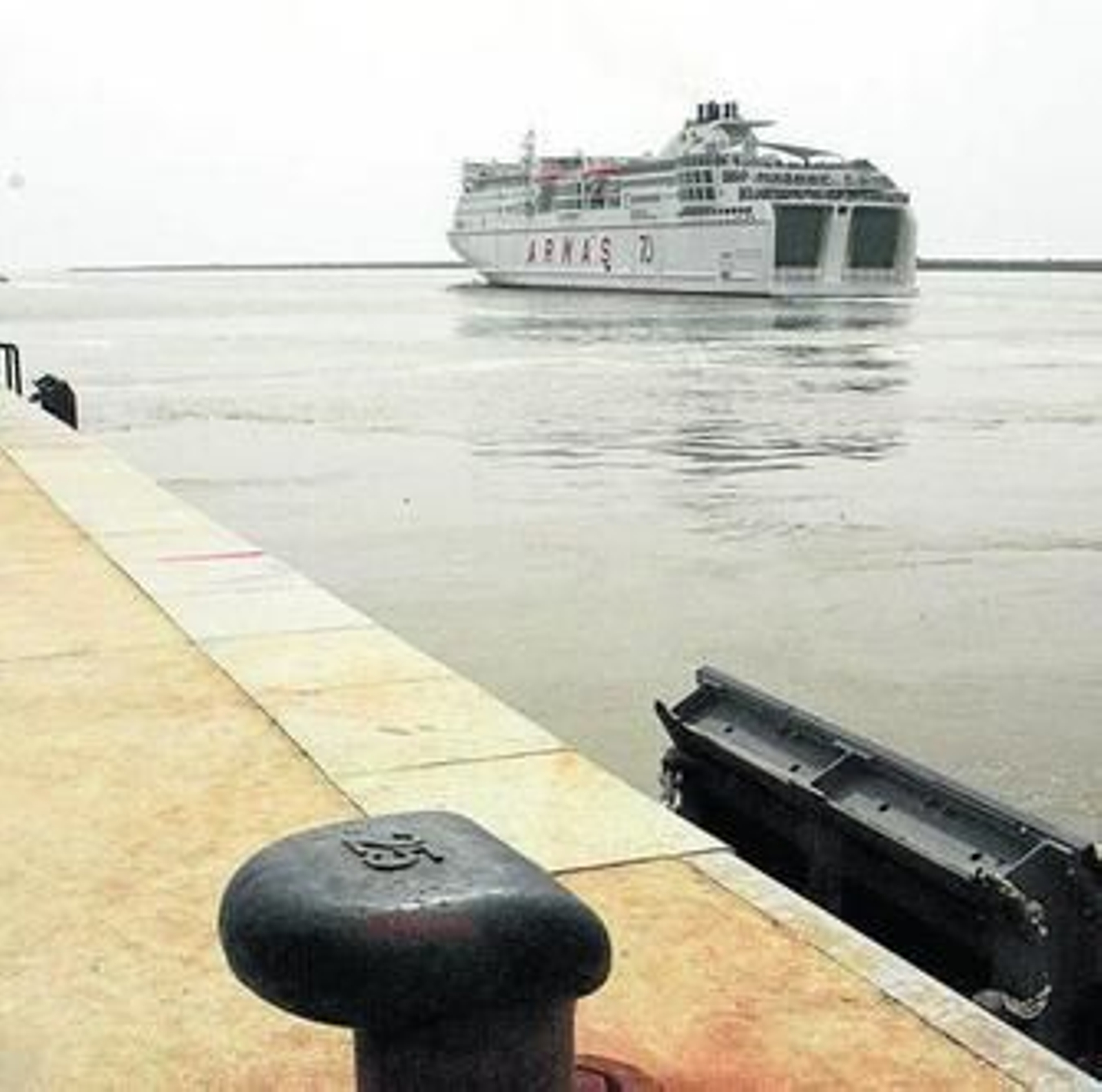 El ferry 'Volcán del Teide' inició ayer el viaje de vuelta a las Islas Canarias.