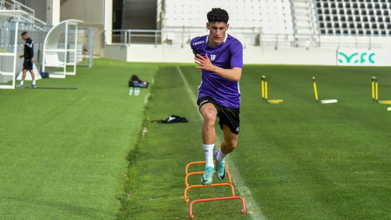 Moi Parra, durante su primer entrenamiento con la Balona