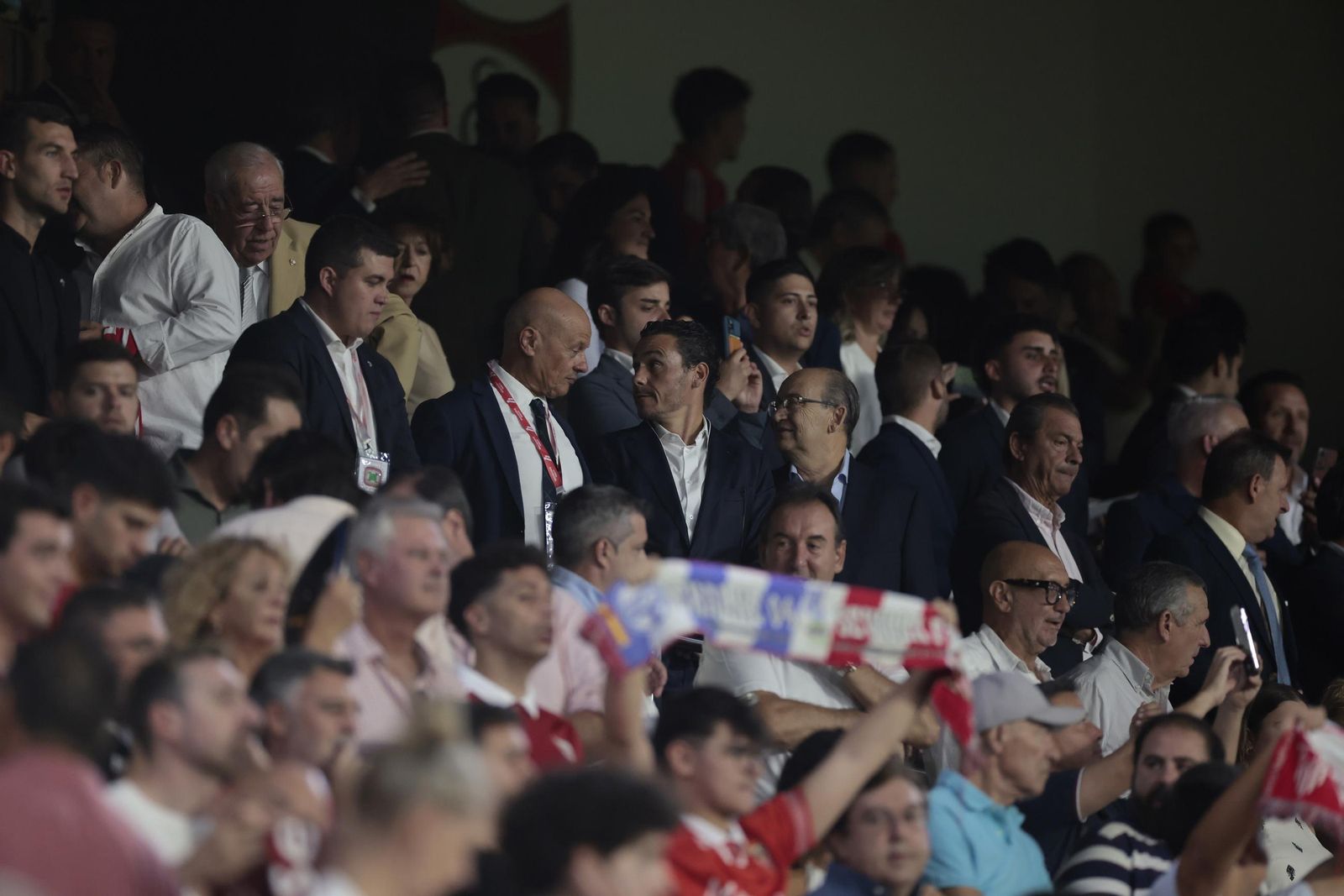 Búscate en las fotos del Sevilla - Elche