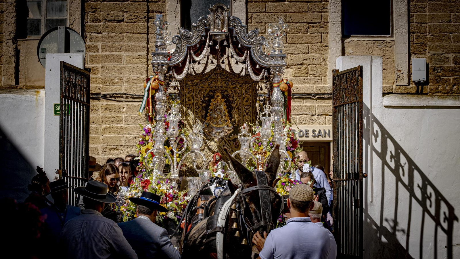 Salidad de la Hermandad del Rocio de Cádiz