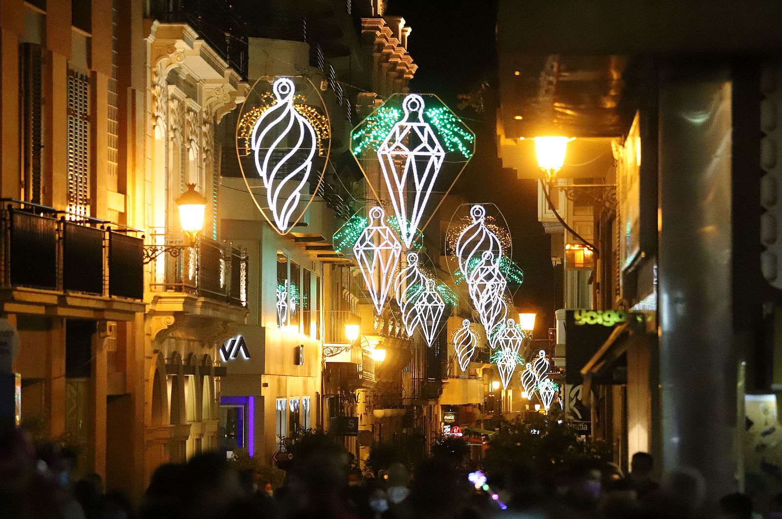Luces navideñas en el centro de Huelva.
