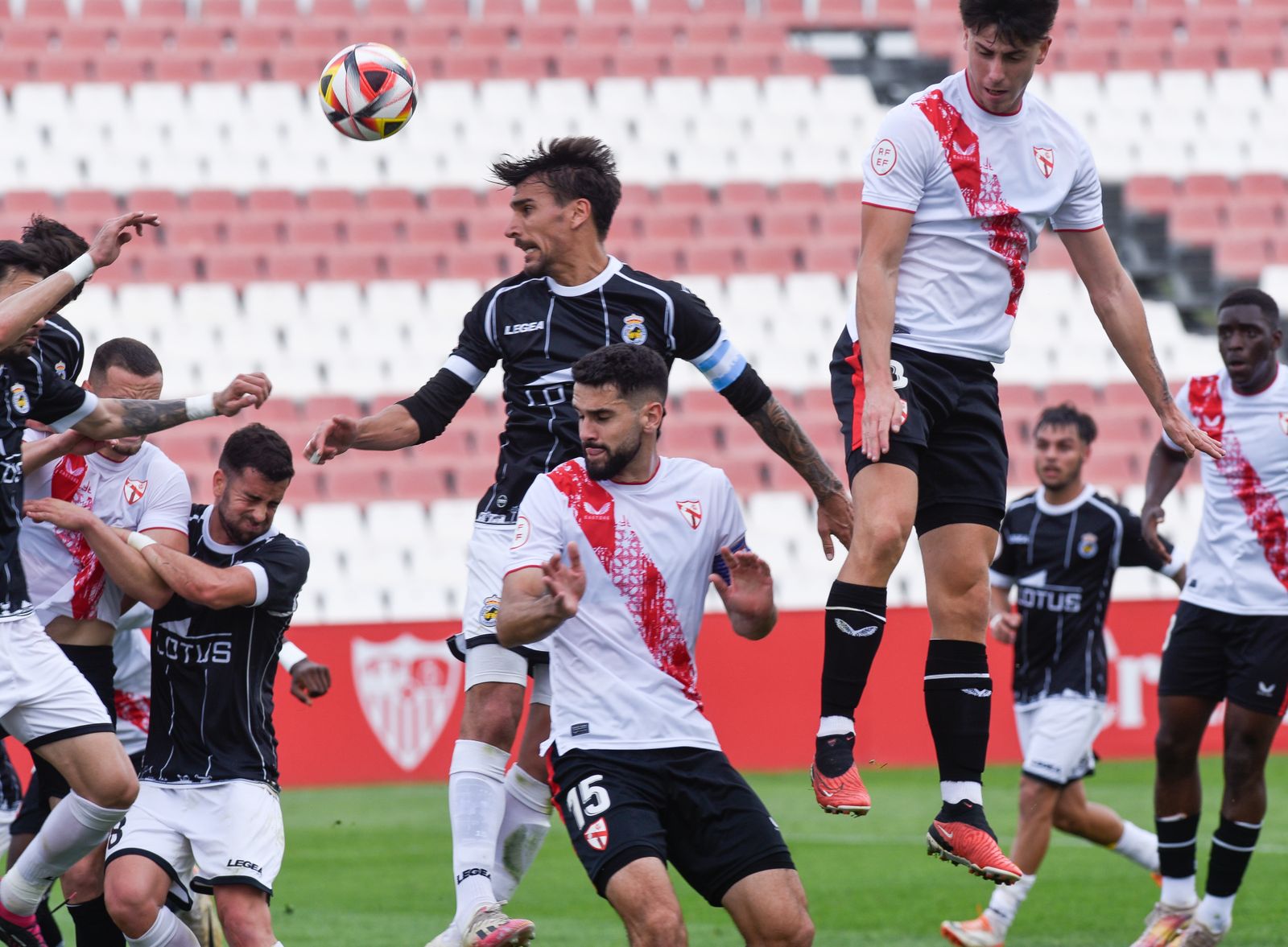 Partido del Sevilla Atlético con la Real Balompédica Linense