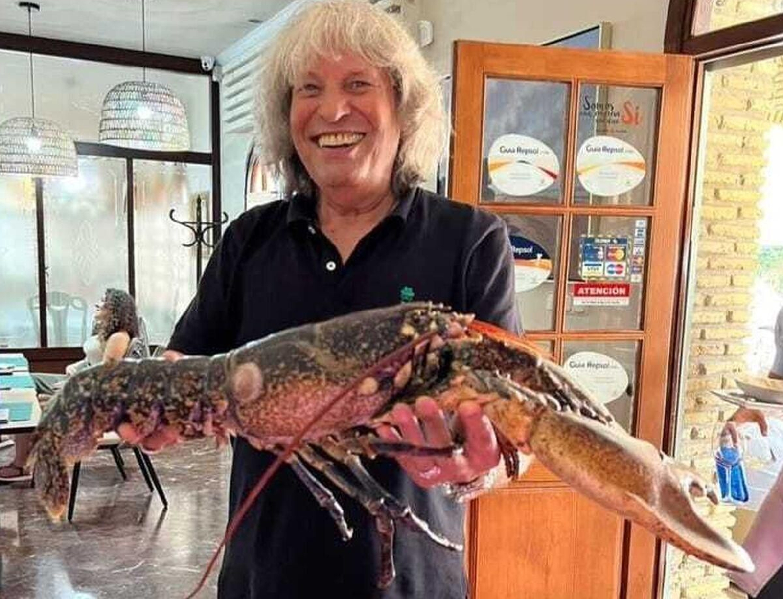 José Mercé en un restaurante de Chipiona