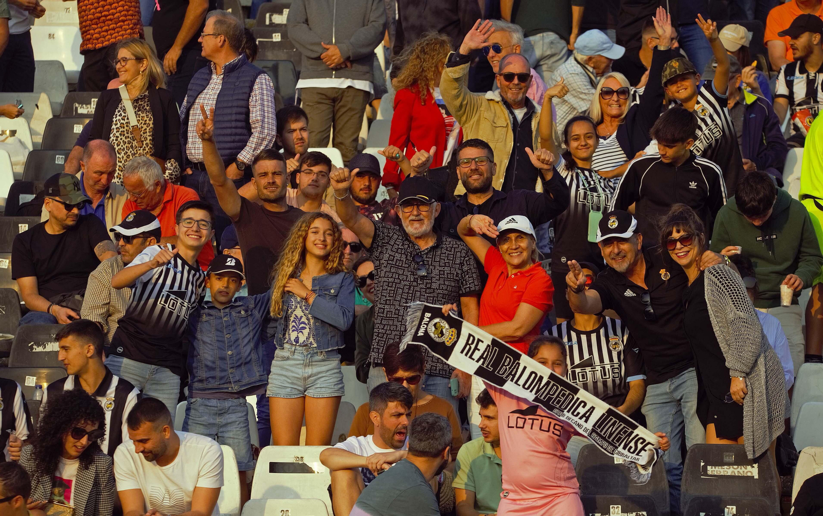 Búscate durante el Balona - Rayo Majadahonda en el estadio municipal de La Línea