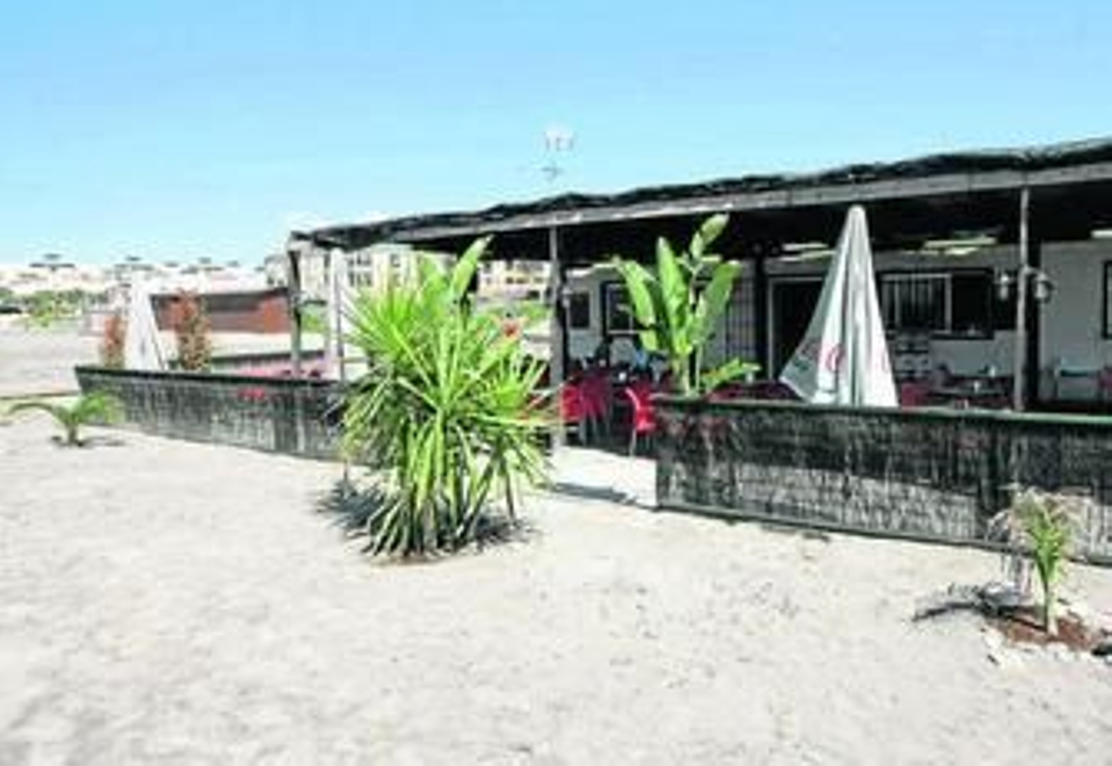 La Jefatura Provincial de Costas ha sancionado a dos chiringuitos de Retamar.