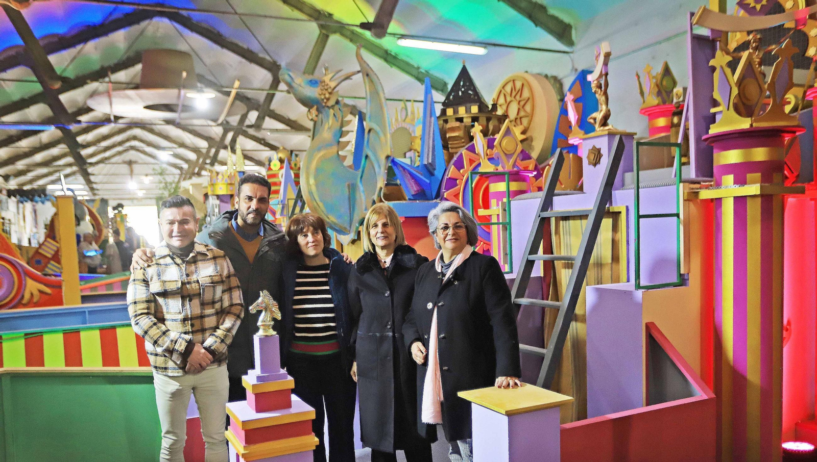 Los Reyes Magos de Jerez visitan sus carrozas