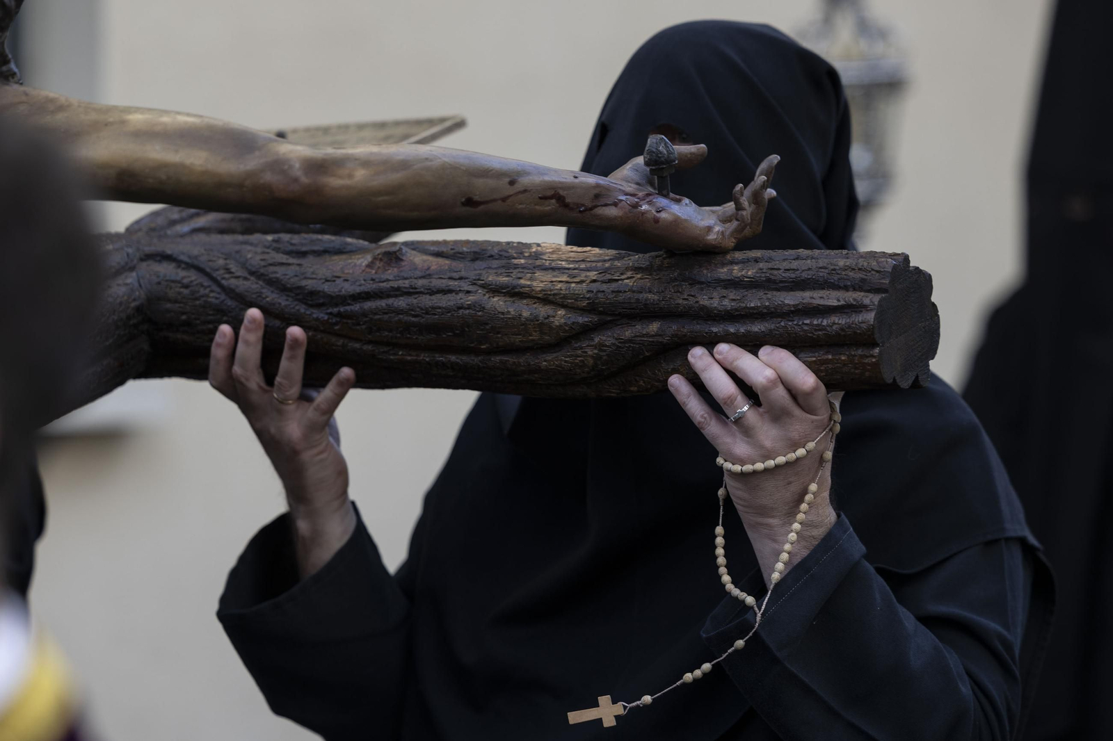 En imágenes, Servitas procesionó con normalidad tras adelantar su salida en el Miércoles Santo de la Semana Santa 2025 de San Fernando