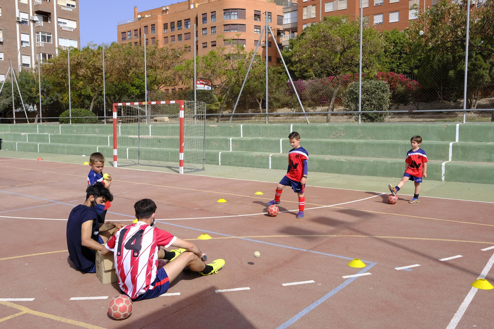 Fotogalería de los campus de Sporting Almería y Fútbol Indoor La Academia.