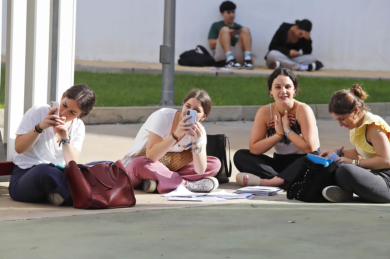 Imágenes del comienzo de las pruebas de evaluación para el acceso a la universidad en Huelva