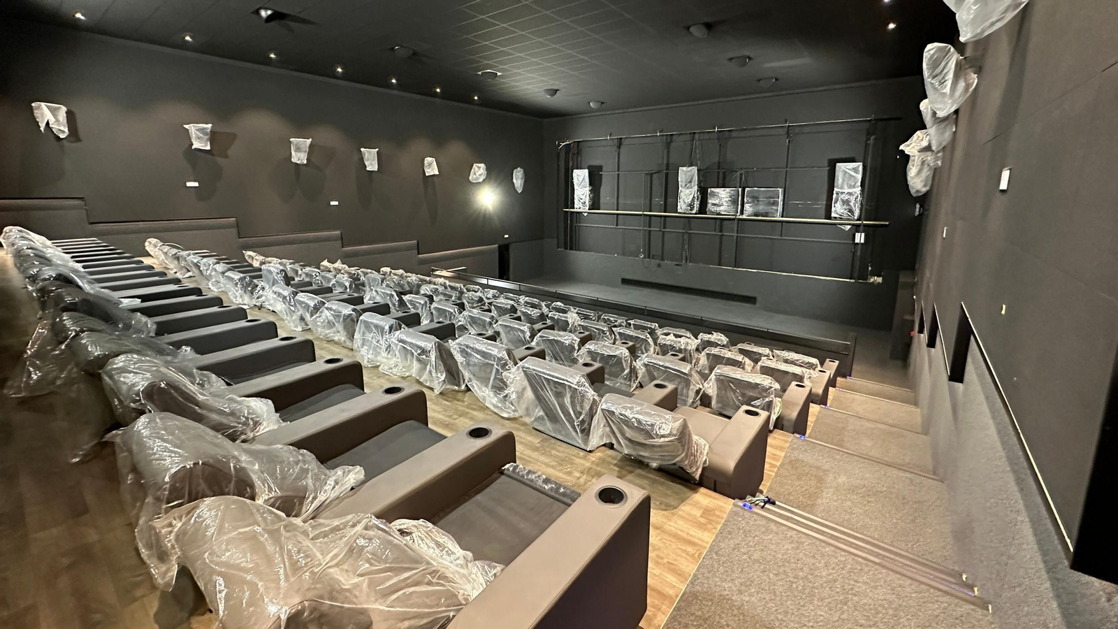 El aspecto de una de las salas del complejo de cines, que se han modernizado con la remodelación.