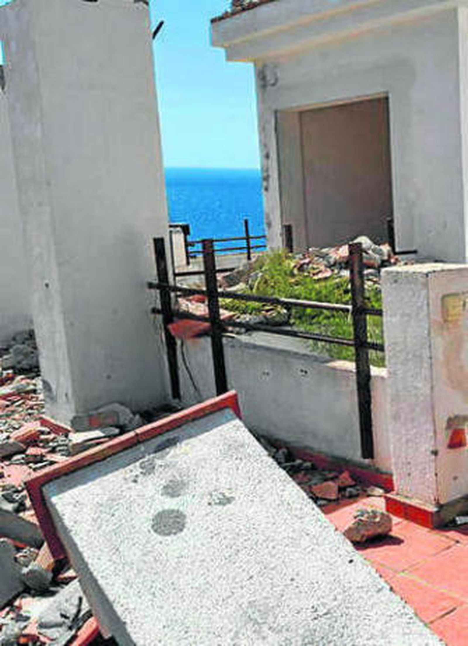 Urbanización Cármenes del Mar.