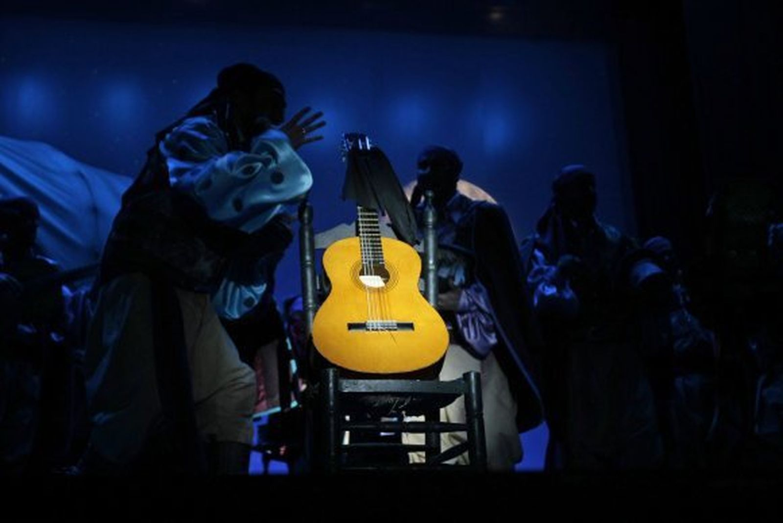 La guitarra fue protagonista en el precioso homenaje que Los hippytanos dedicaron a Paco de Lucía.   Foto: Lourdes de Vicente · Fito Carreto