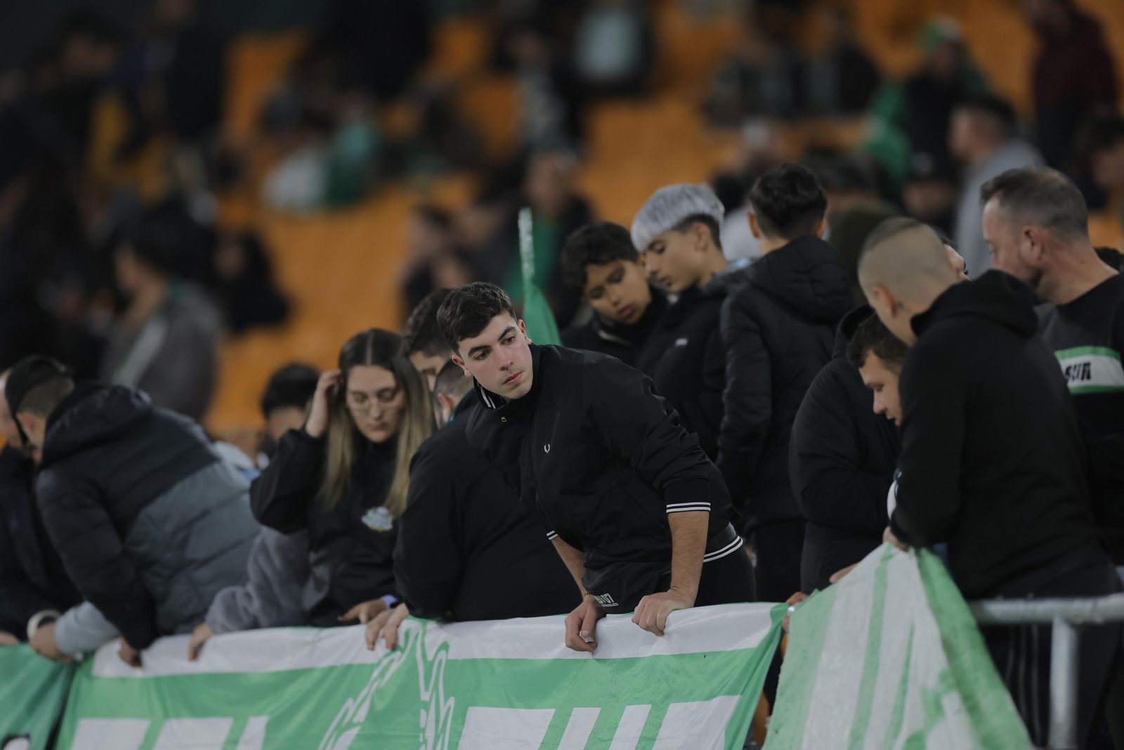 Búscate en las fotos del Betis - Utrecht