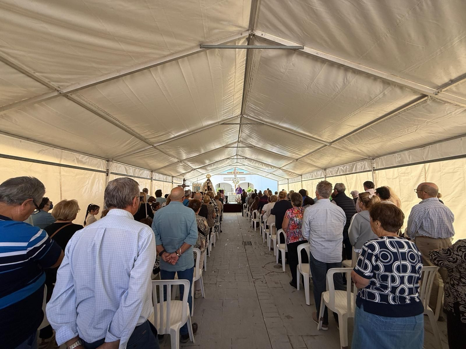 La Línea recuerda a sus difuntos con el tradicional acto en el Cementerio de San José
