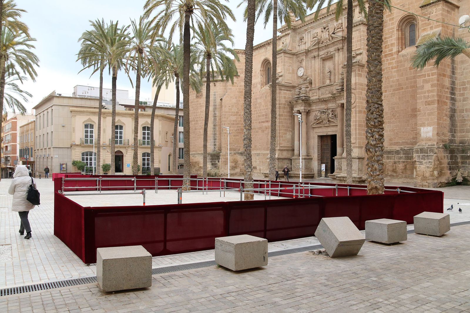 Montaje de la Carrera Oficial para la Semana Santa de Almería