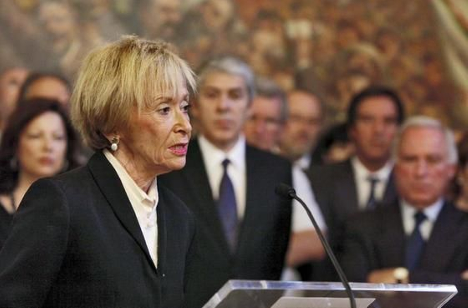 Intelectuales, políticos y cientos de portugueses se despiden del escritor.

Foto: EFE/ AFP/ Reuters