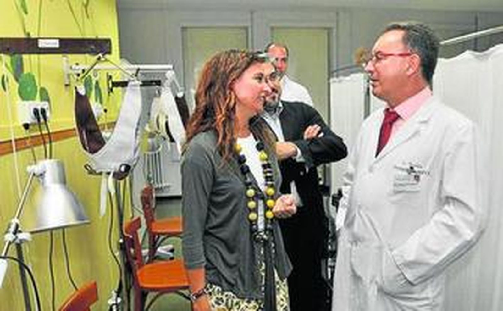 La consejera María Jesús Montero visitó ayer el centro.