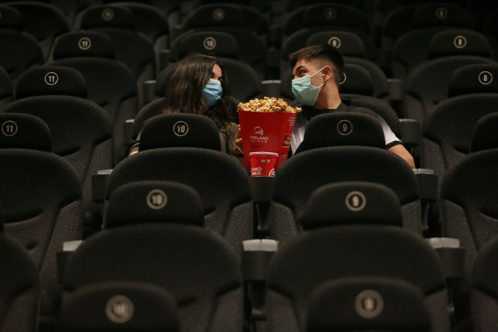 Espectadores en una sala de Cines Yelmo Plaza Mayor, este viernes.