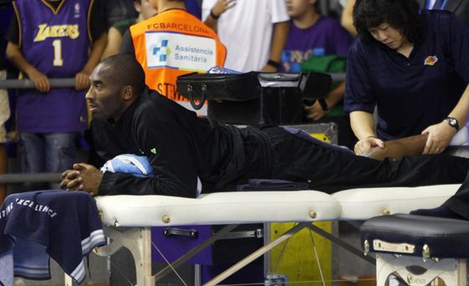 Los Lakers preparan su partido de la gira europea de la NBA frente al Regal Barcelona. / Reuters