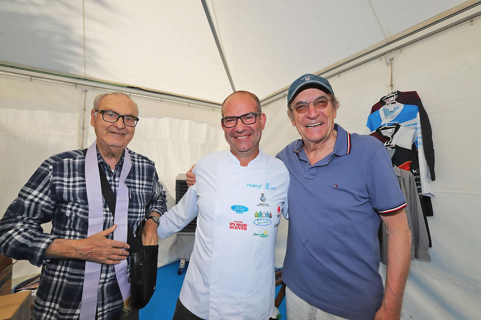 Imágenes del inicio del intento de conseguir el récord Guinnes de cortar jamón en Huelva