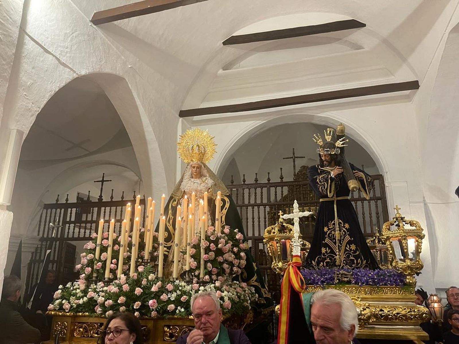 Jueves Santo en Fuente Obejuna: La procesión de Jesús Nazareno y la Virgen de la Esperanza, en imágenes