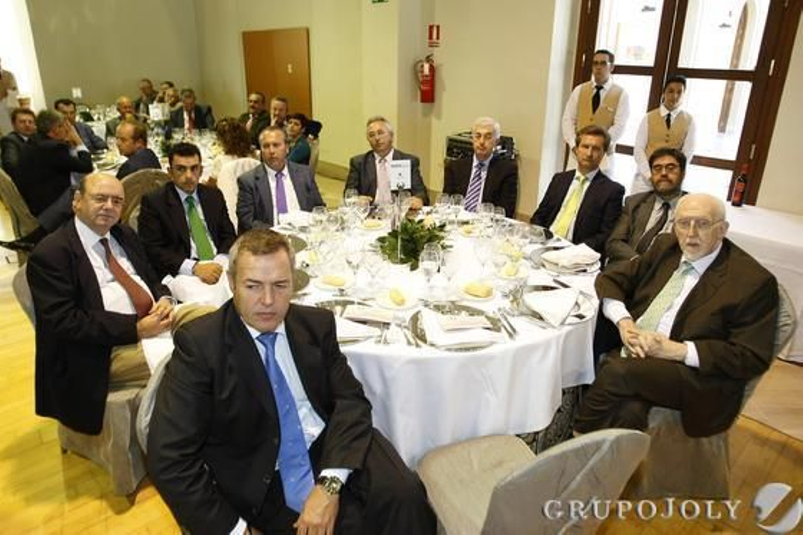 Miguel Cansino, José Ignacio Díaz, Francisco Rodríguez, Benjamín Sánchez, Miguel González Saucedo, ÁngelJuan, Fernando Miguélez, Antonio López y Joaquín Galán.

Foto: Julio Gonzalez-Joaquin Pino-Jose Braza