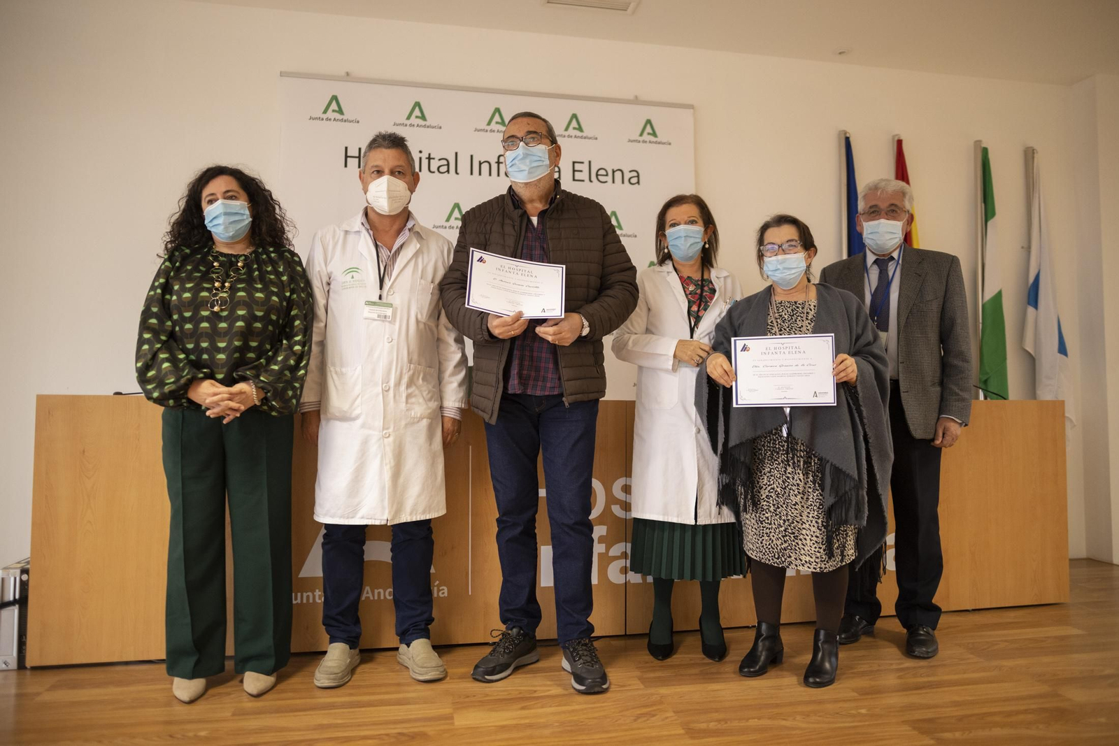 Imágenes del acto de despedida del personal sanitario del hospital Infanta Elena