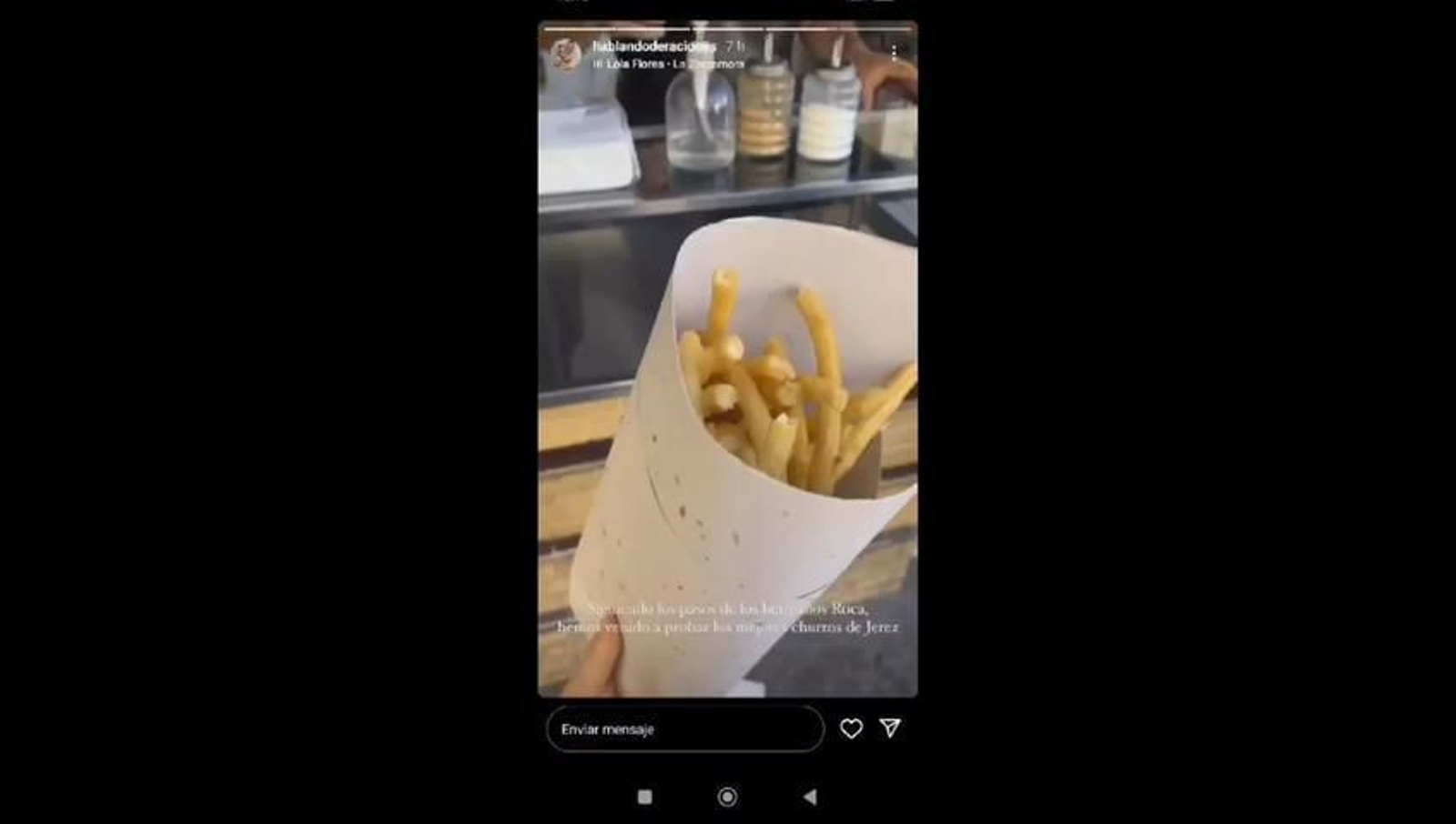 Los influencers de 'Hablandoderaciones' compran churros en la plaza y lo comparten en su perfil de Instagram. Los influencers de 'Hablandoderaciones' compran churros en la plaza y lo comparten en su perfil de Instagram.