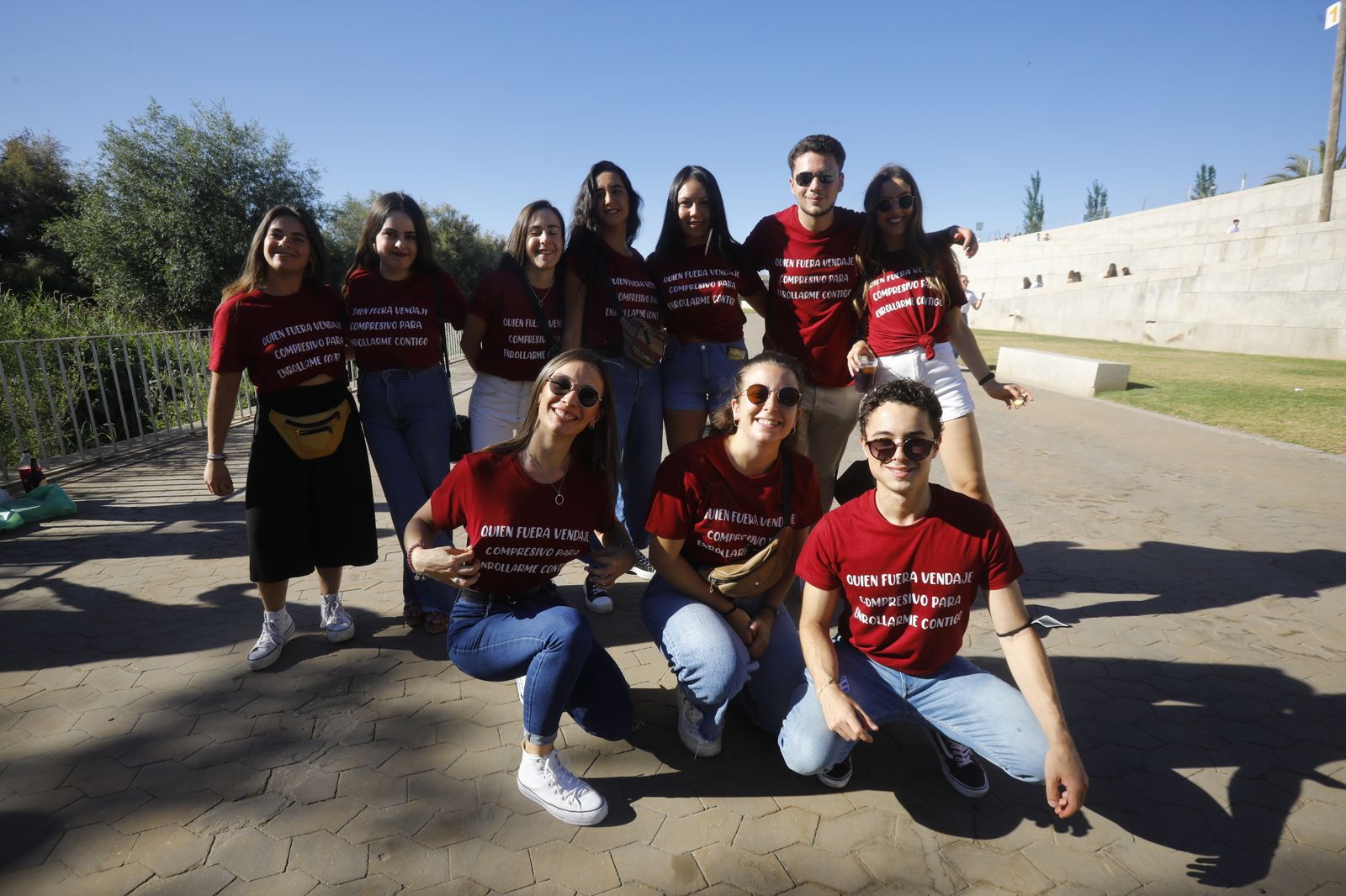 Imágenes de la Feria de Córdoba: Las camisetas picantes que solo te pones si eres estudiante