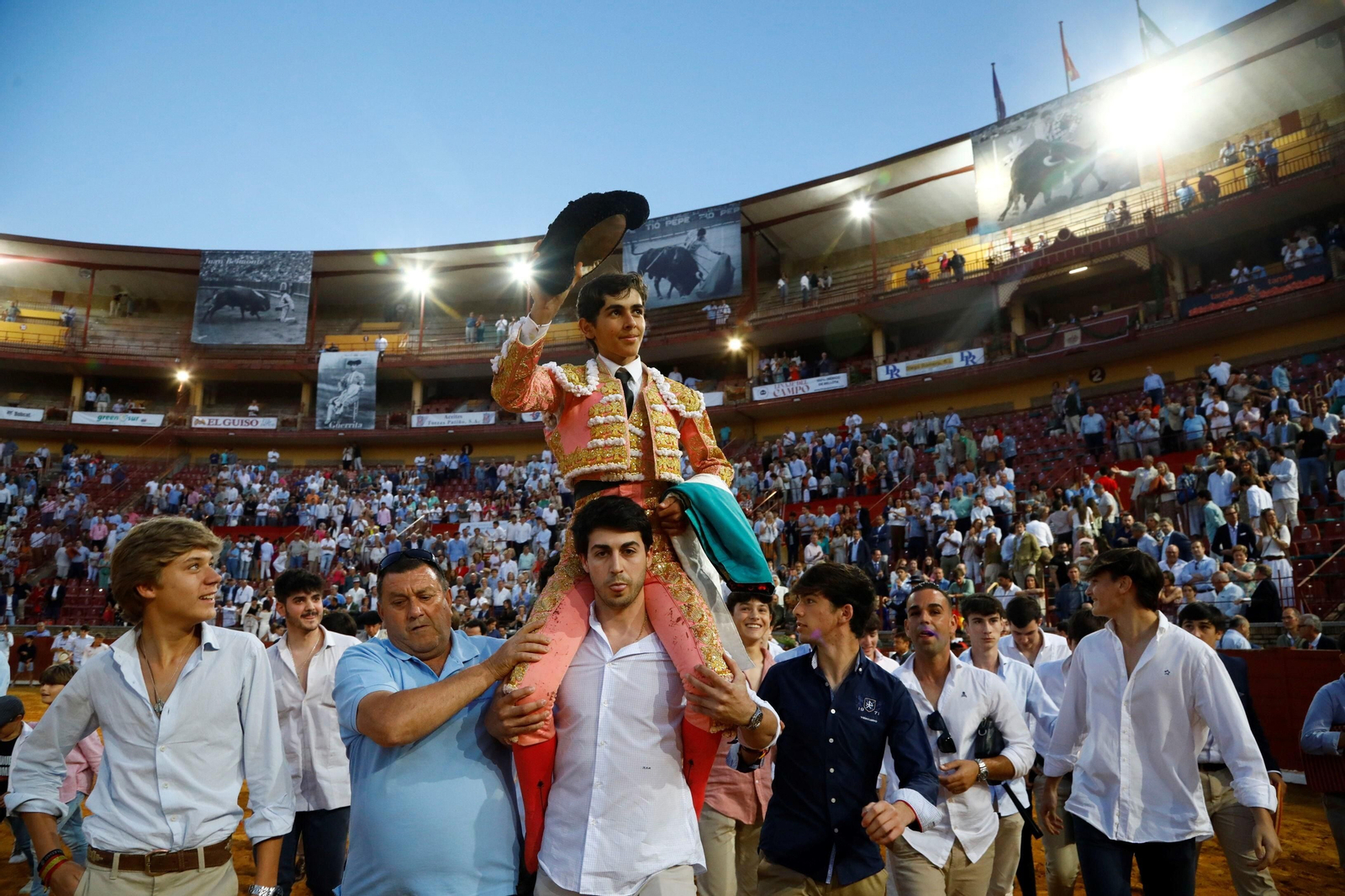 La presentación del novillero Manuel Román en Córdoba, en imágenes
