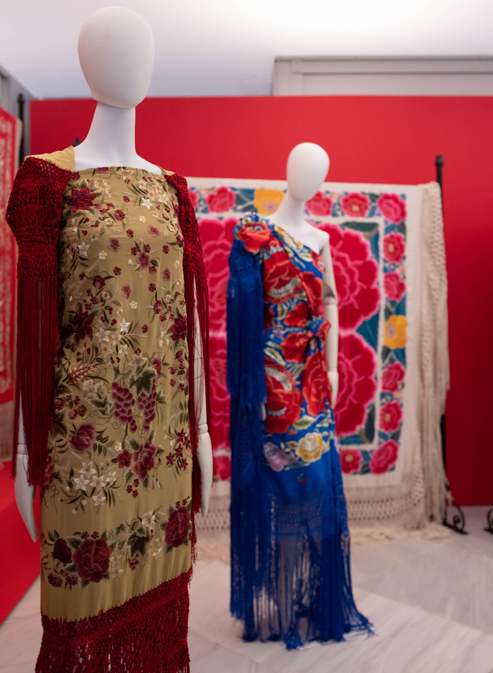 Todos los detalles de los diseños de la exposición 'Somos abril'