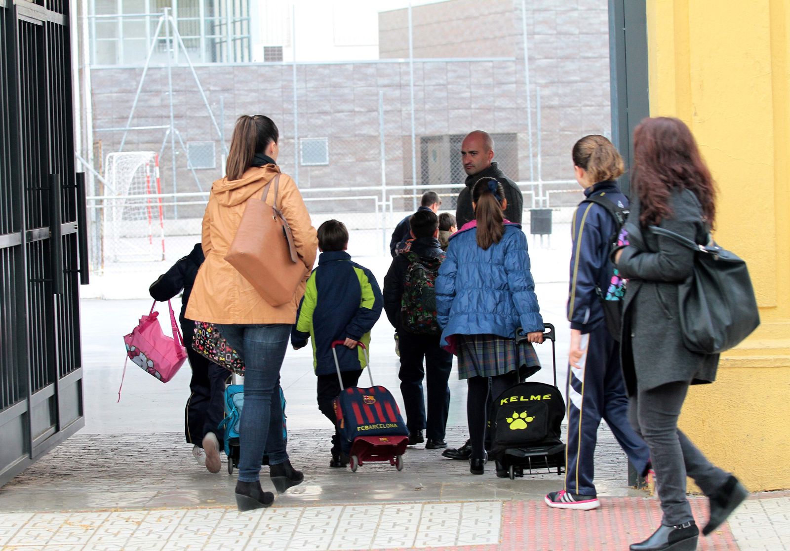 Imagen de archivo de entrada de un centro concertado.