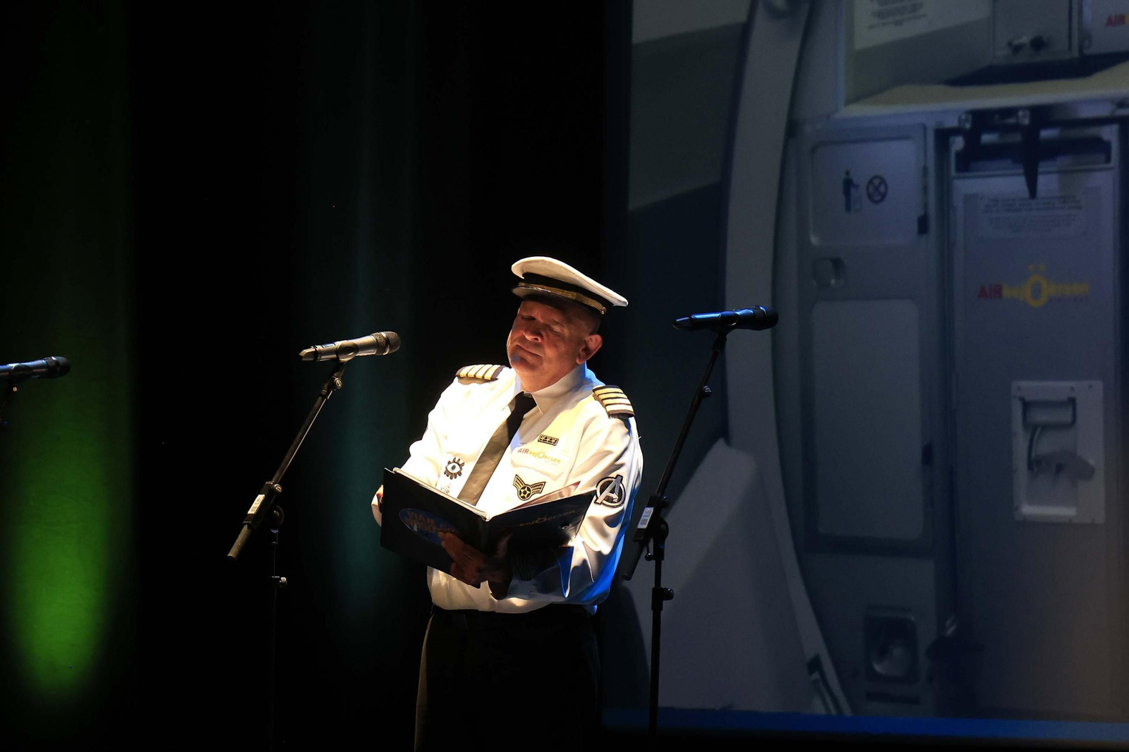 Fotos del espectáculo 'Viaje con nosotros' del Comandante Lara