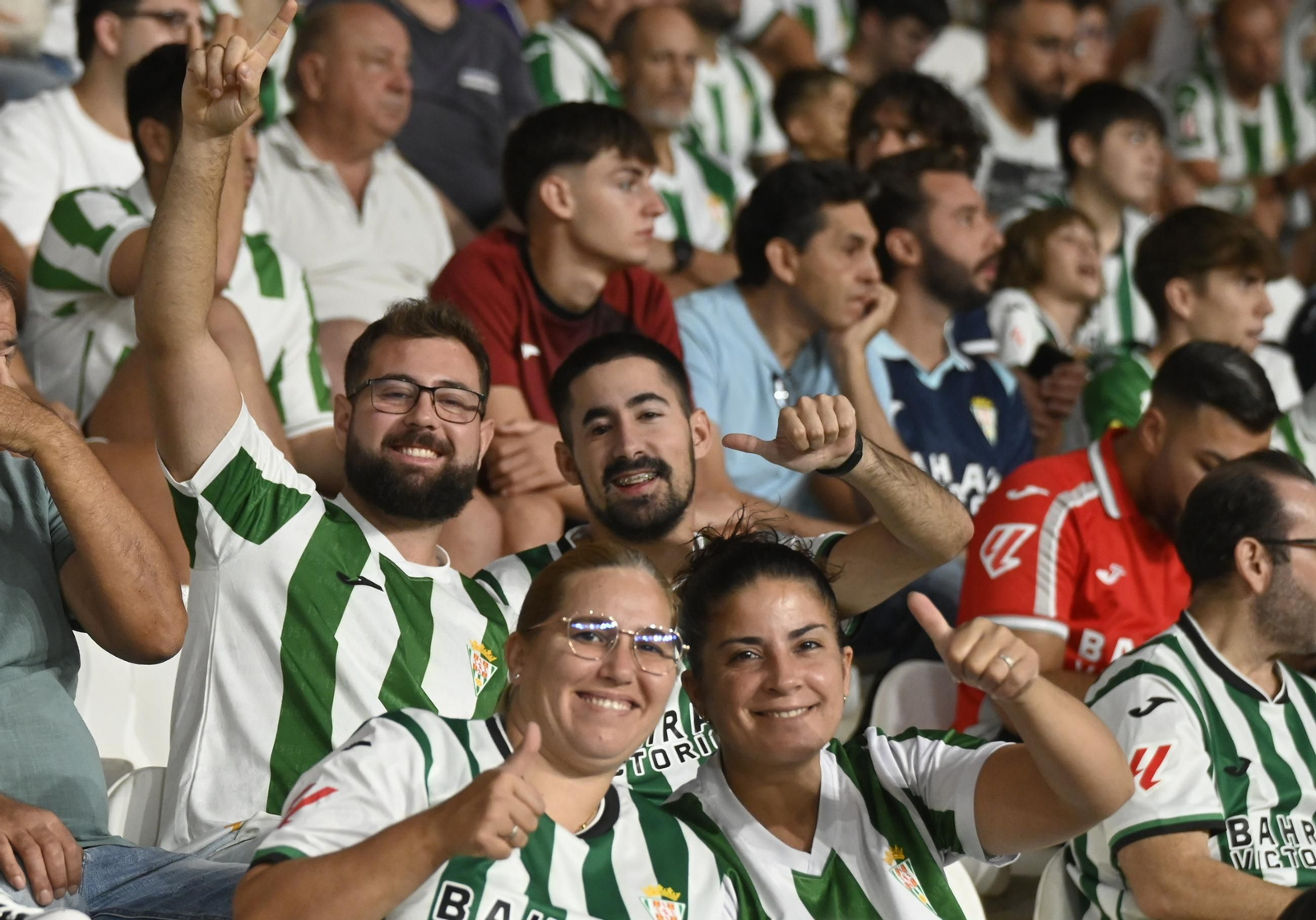 Las mejores fotos del ambiente en El Arcángel para el Córdoba CF - Racing de Santander