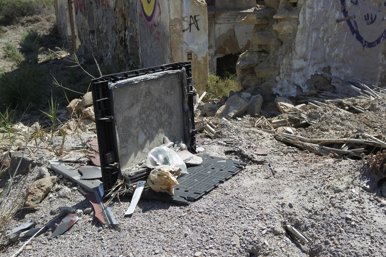 Fotogalería basura en el Desierto de Tabernas