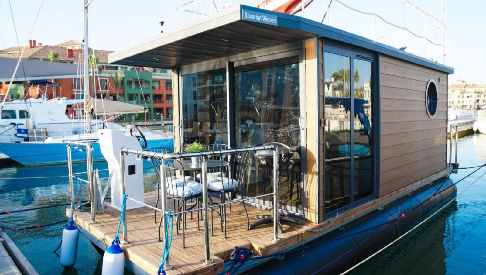 La casa flotante Little Paris.