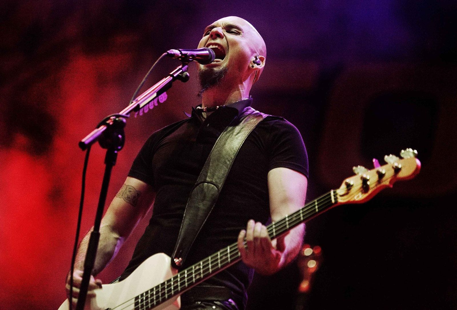 Carlos Escobedo durante un concierto.