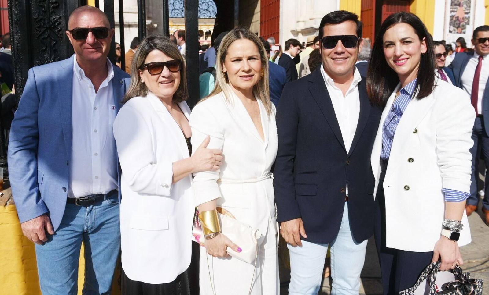 Pepe Conde, Cinta Nasta, Milagros Gómez con María y Jesús Muñoz