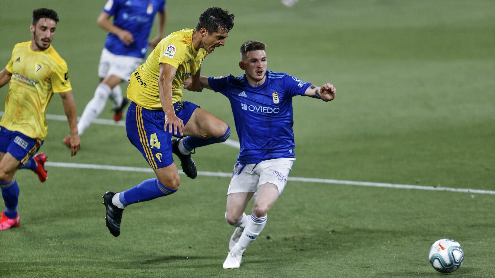 Las imágenes del Cádiz-Oviedo