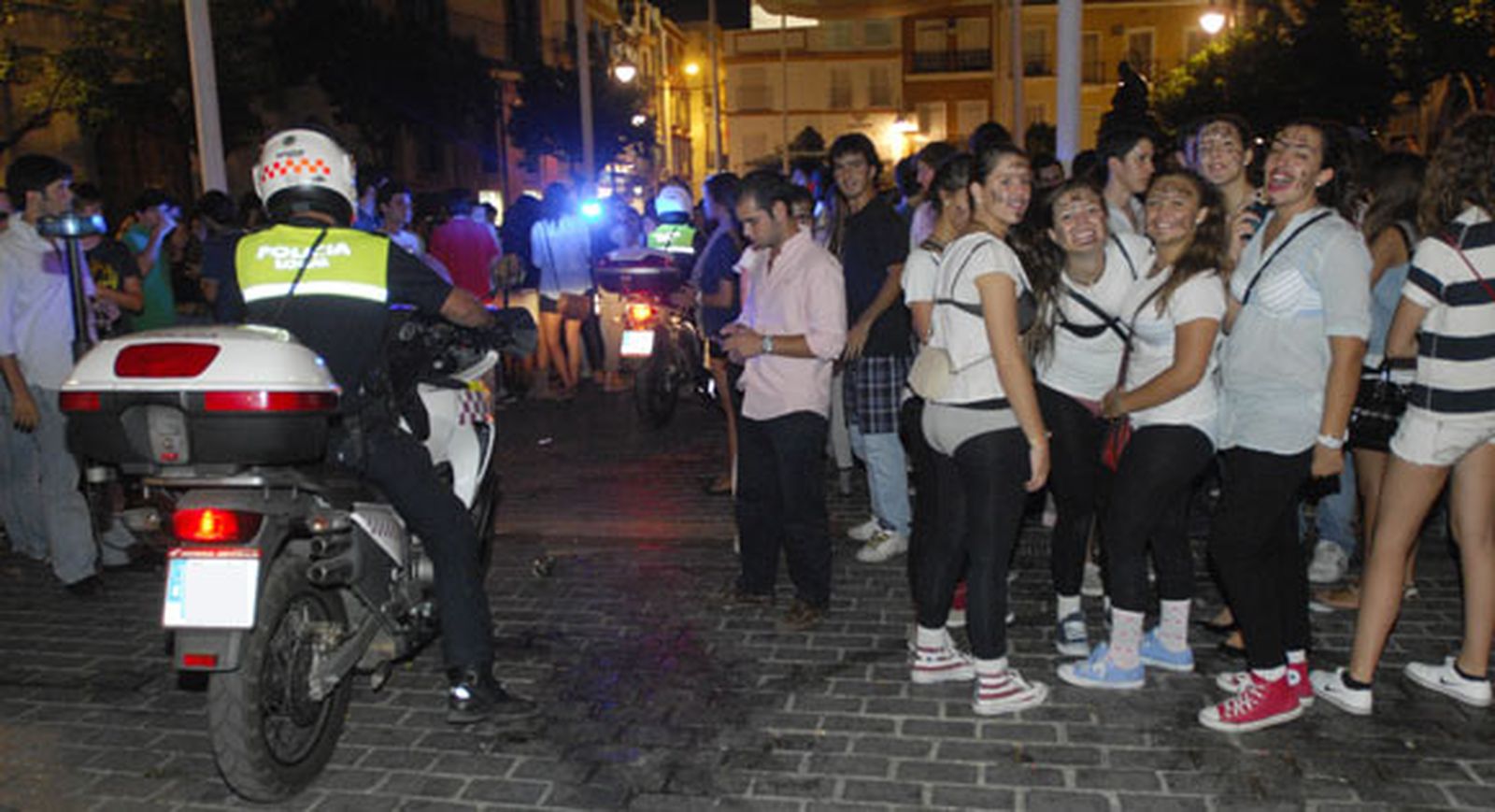 La Policía impone 1.137 multas por la 'botellona' en cuatro meses