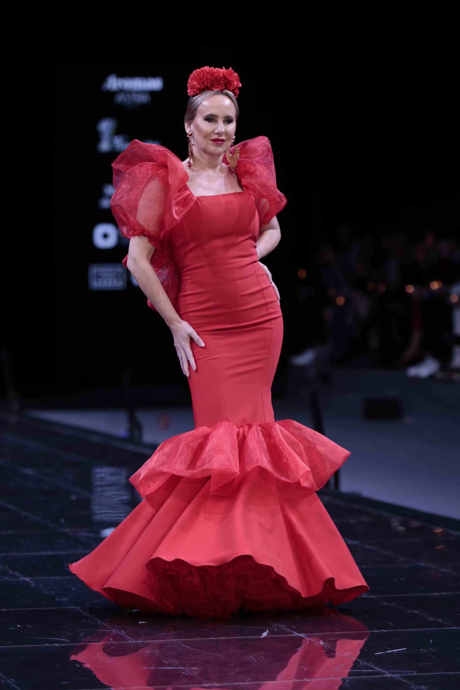 Desfile de Pilar Rubio en SIMOF de 2024, todas las fotos