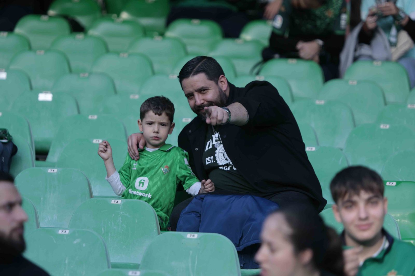 Búscate en las gradas del Villamarín