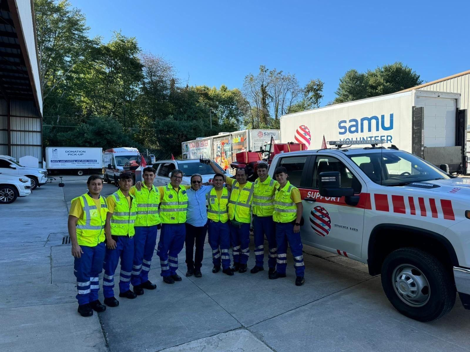 Voluntarios de SAMU. Voluntarios de SAMU.