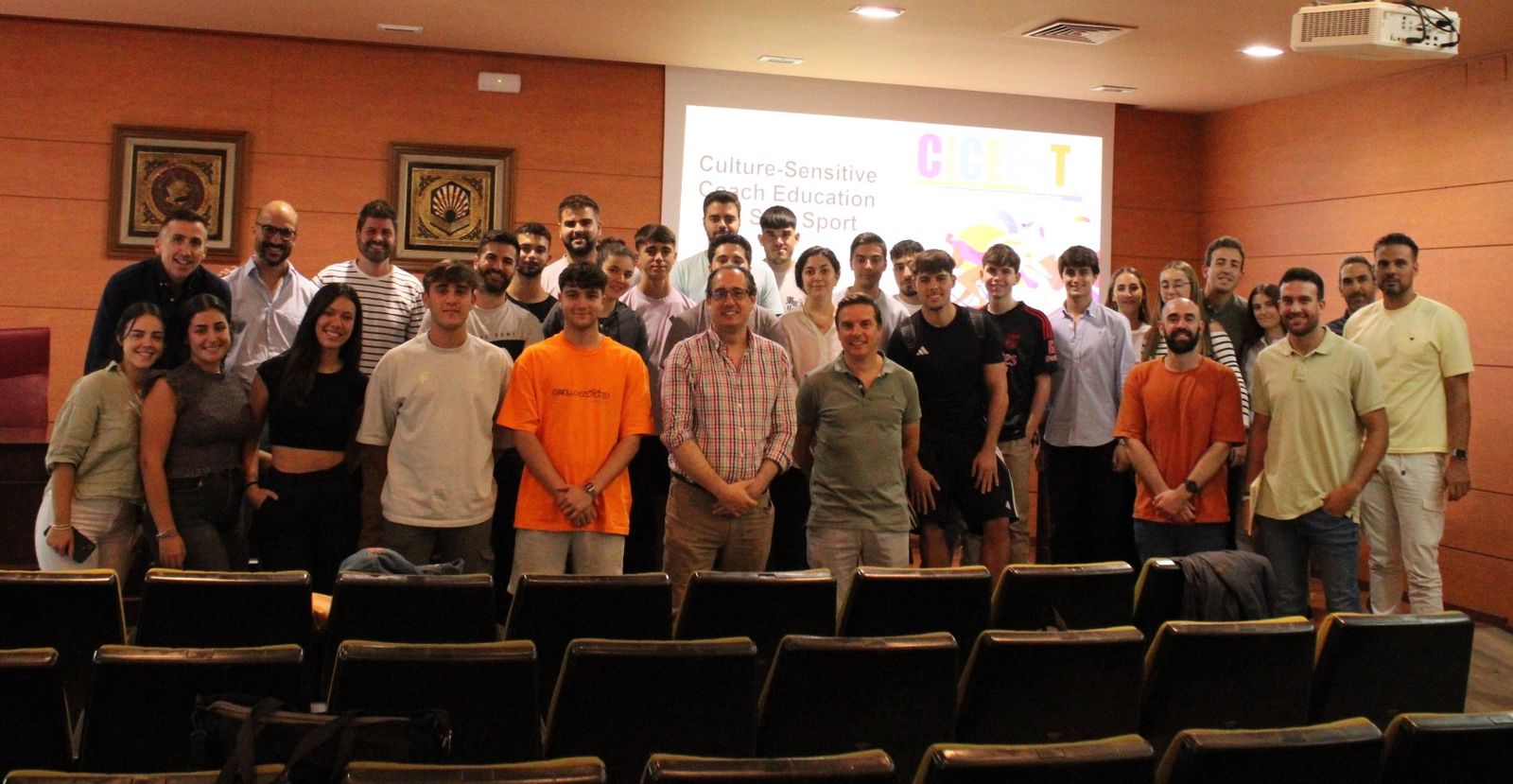 Foto de familia del acto celebrado en la Facultad de Ciencias de la Educación y Psicología de la UCO.