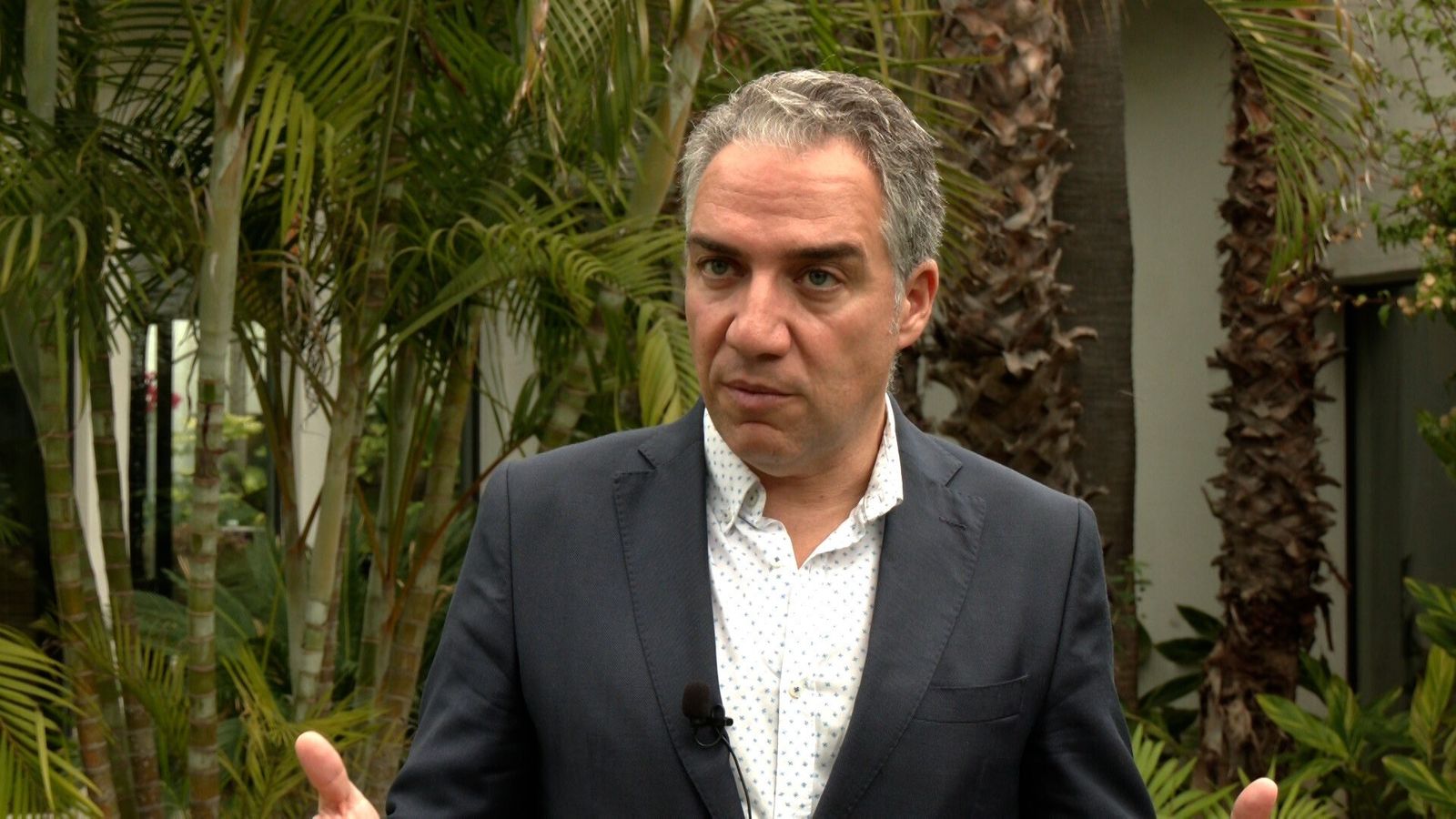 Elías Bendodo este domingo durante la entrevista.