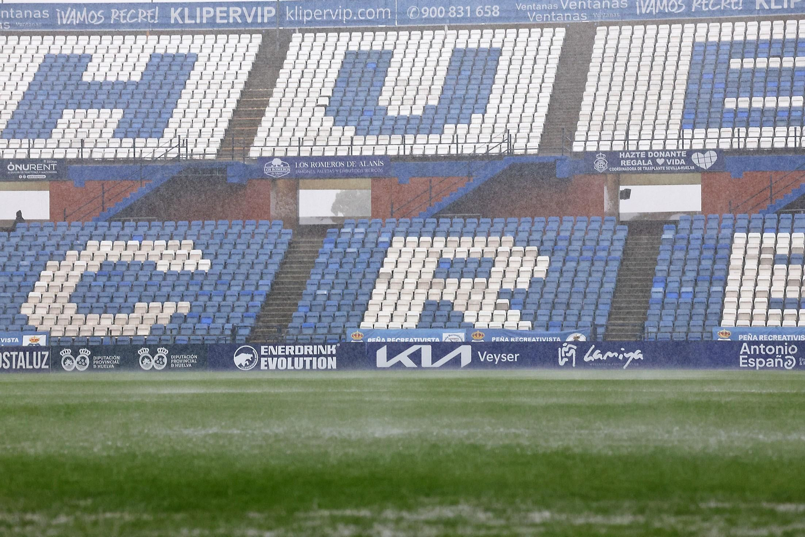 Fuerte lluvia sobre el Nuevo Colombino el pasado sábado.